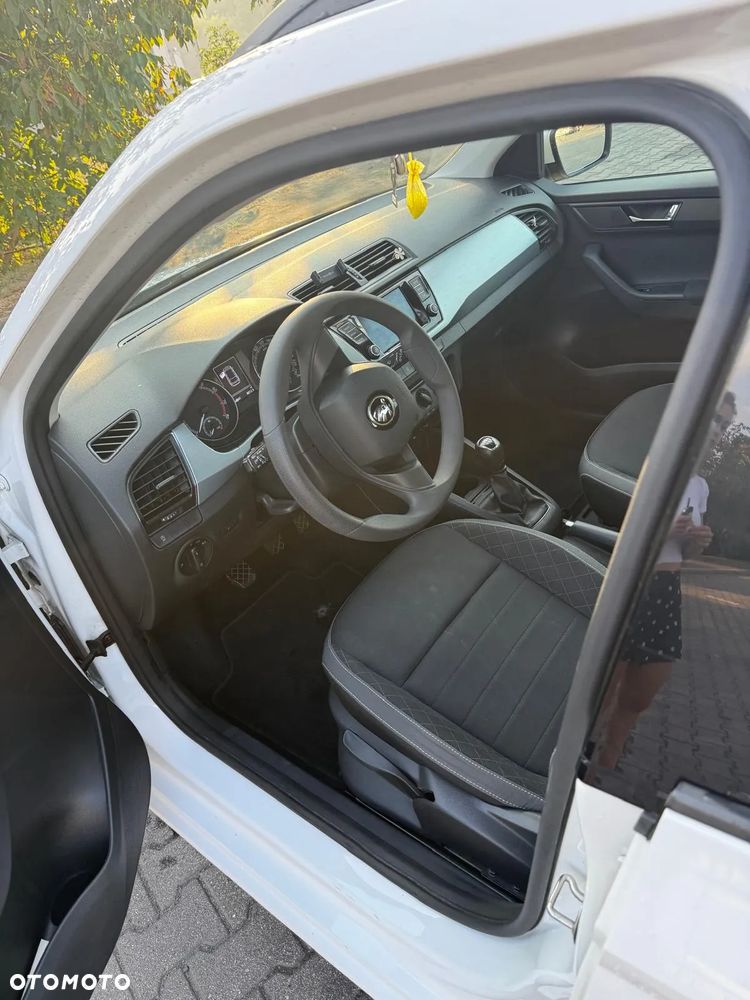 Skoda Fabia - 10