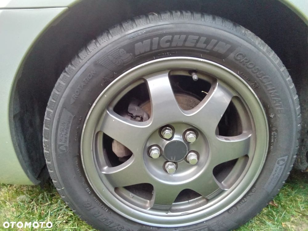 Toyota Prius 1.5 VVT-i Sol - 32