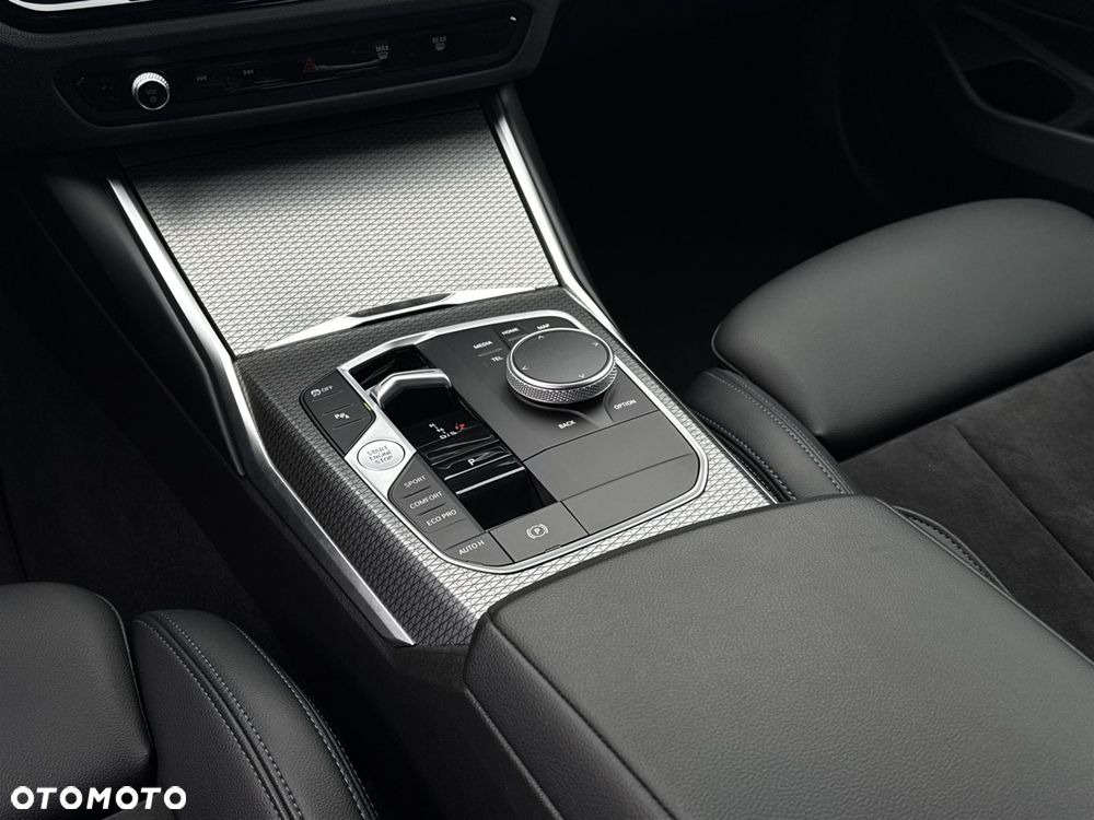 BMW Seria 3 320d xDrive - 18