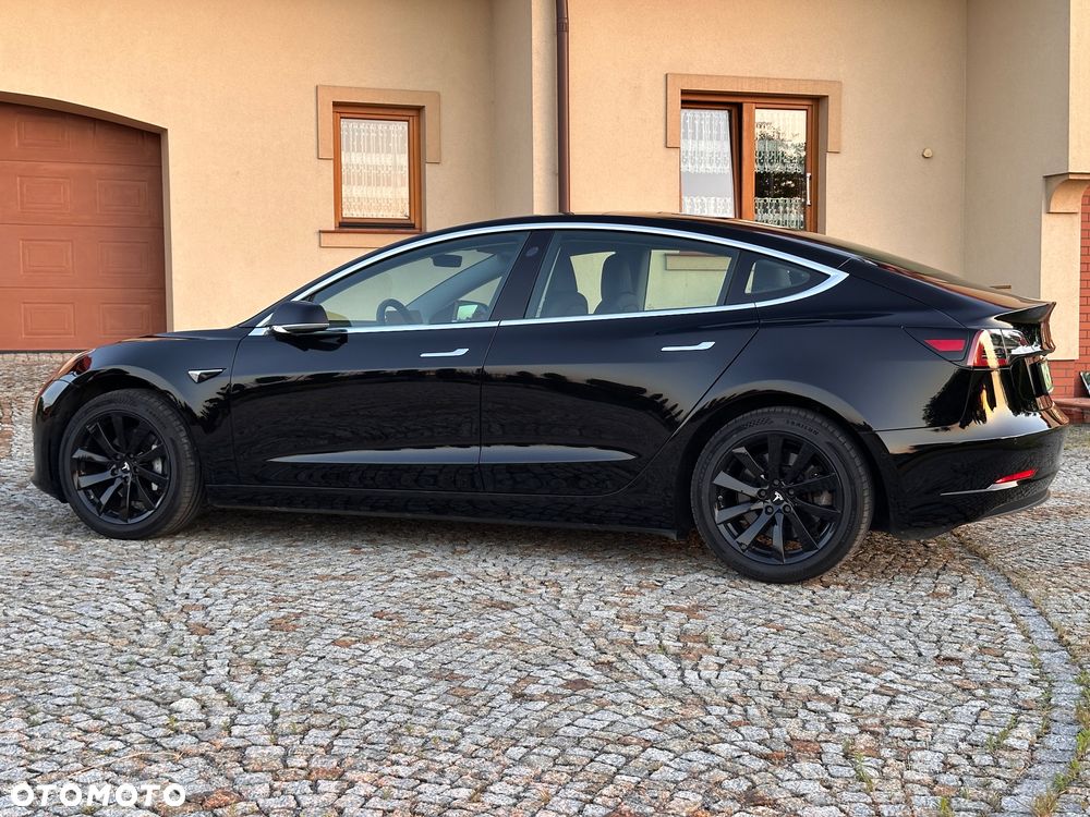 Tesla Model 3 - 7