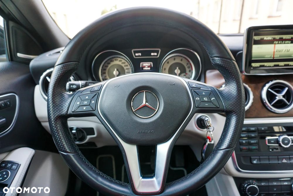 Mercedes-Benz GLA 200 Activity Edition - 29