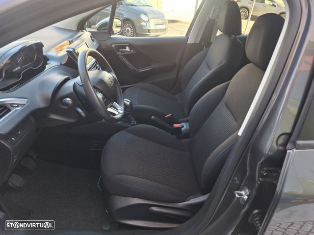 Peugeot 208 1.2 PureTech Signature - 27