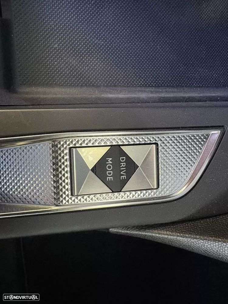 DS DS3 Crossback E-Tense Performance Line - 17