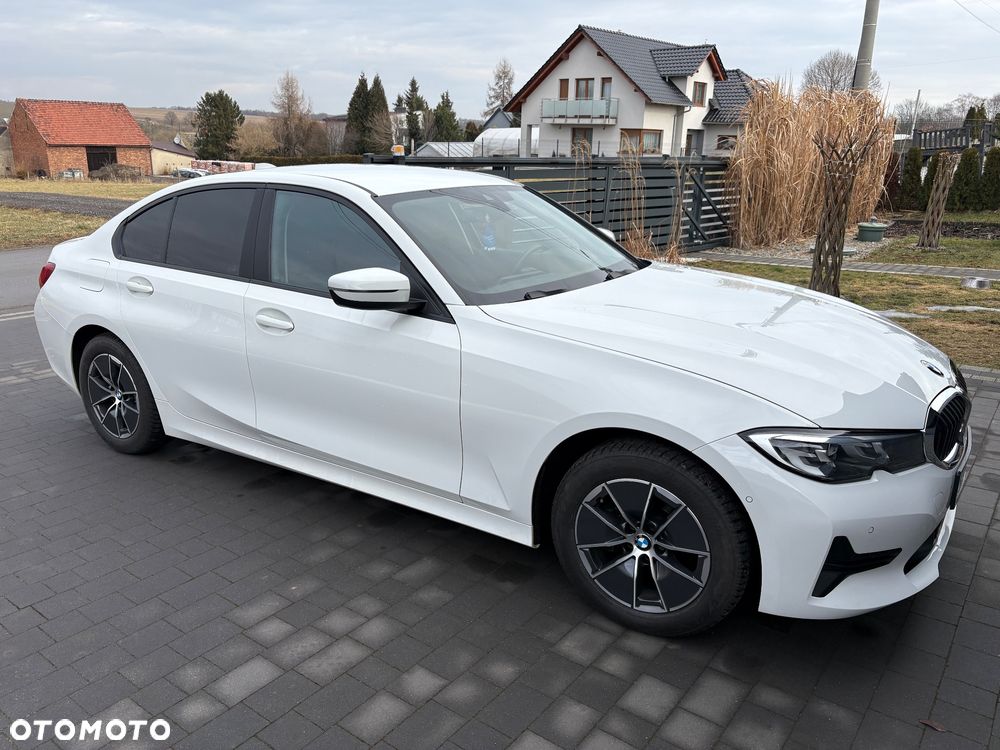 BMW Seria 3 318i - 4