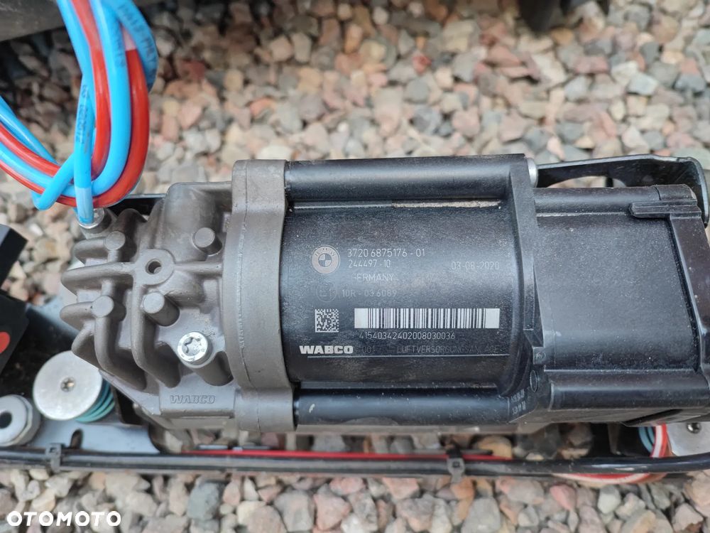BMW F11 / F11N / F01 / F02 / F04 / F07 / ORYGINALNY KOMPRESOR ZAWIESZENIA NIVO / SPRĘŻARKA ZAWIESZENIA + OBUDOWA O NR. 6 875 176 / 6 794 465 / 6 789 450 / 6 789 165 OEM W DOBRYM STANIE - 5