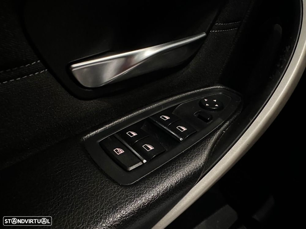 BMW 320 d Line Sport Shadow Auto - 28