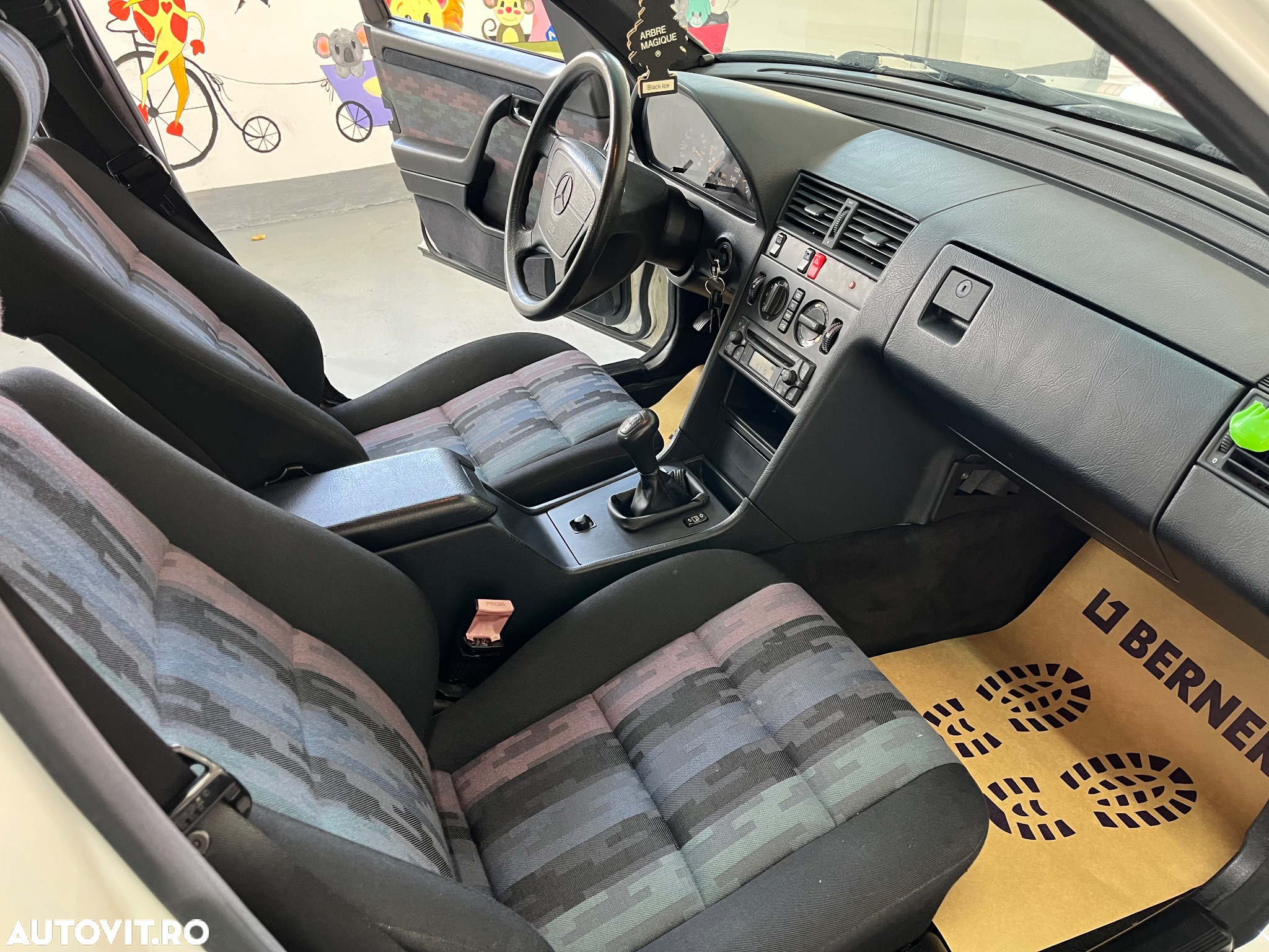 Mercedes-Benz C - 9