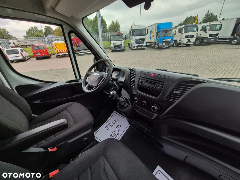 Iveco Daily 35S15 / SKRZYNIA / DOKA / 7 MIEJSC / WEBASTO / 1 WŁ / BEZWYPADKOWY / EURO 6 - 29