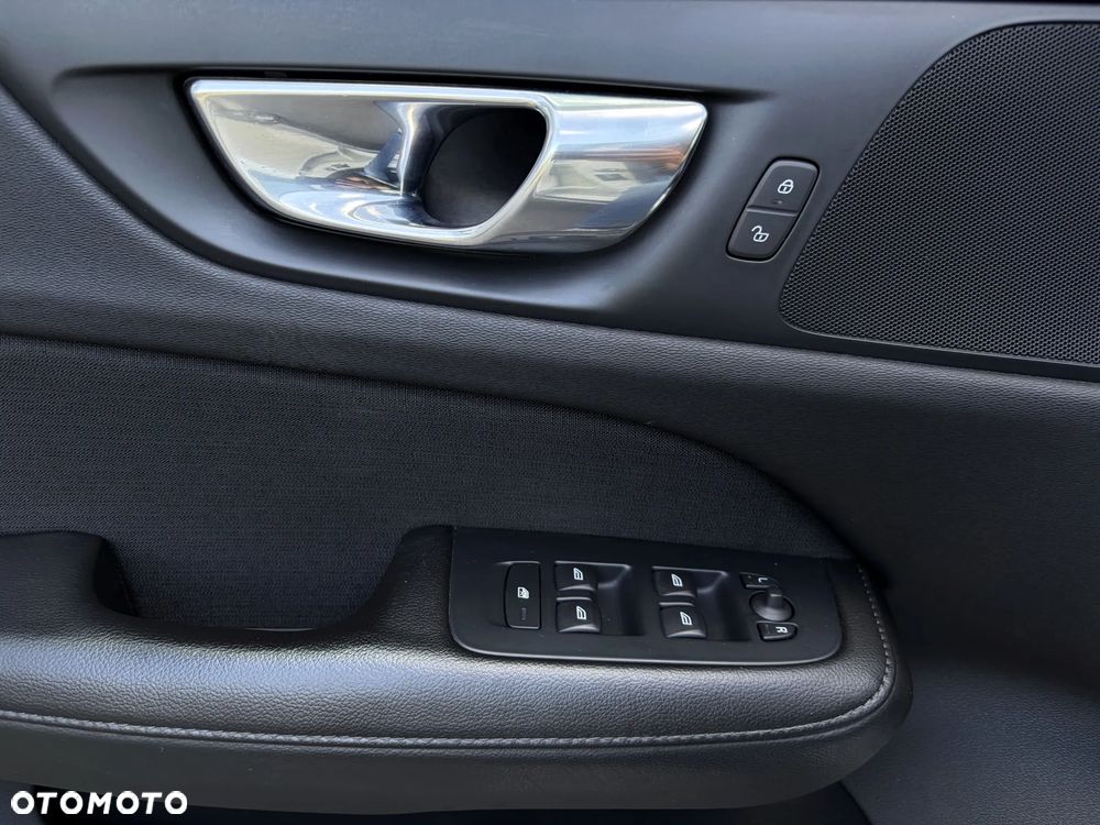 Volvo V60 D3 Geartronic Momentum Pro - 31