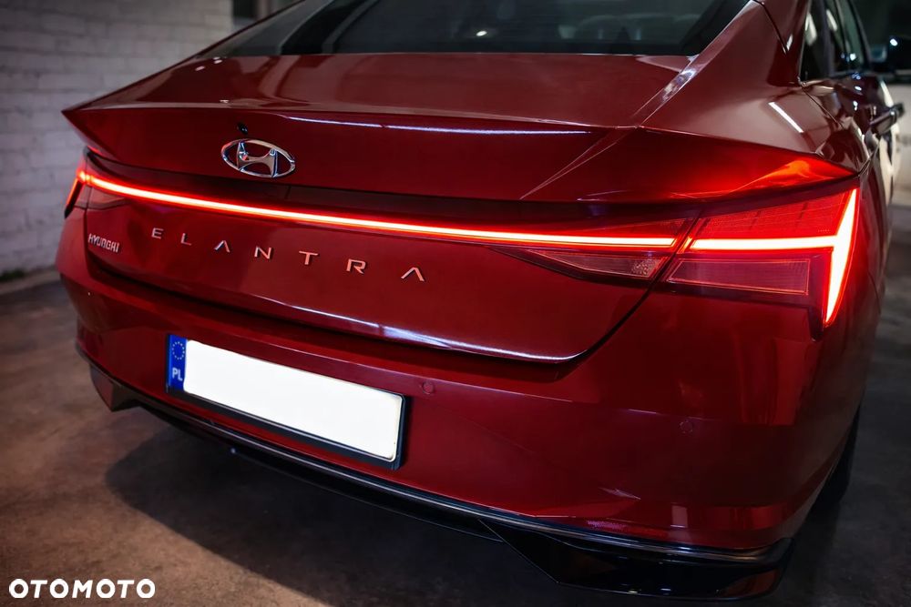 Hyundai Elantra 1.6 Smart CVT - 12