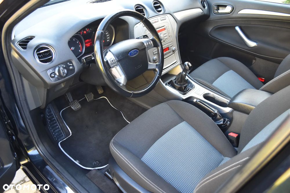 Ford Mondeo - 19