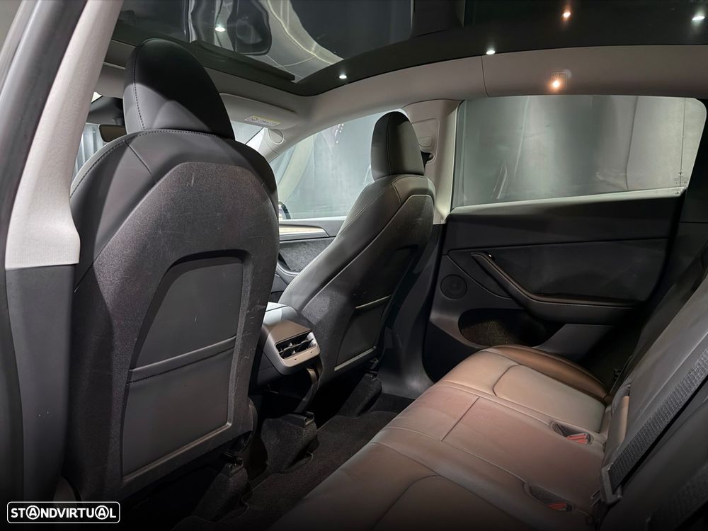 Tesla Model Y Standard - 29