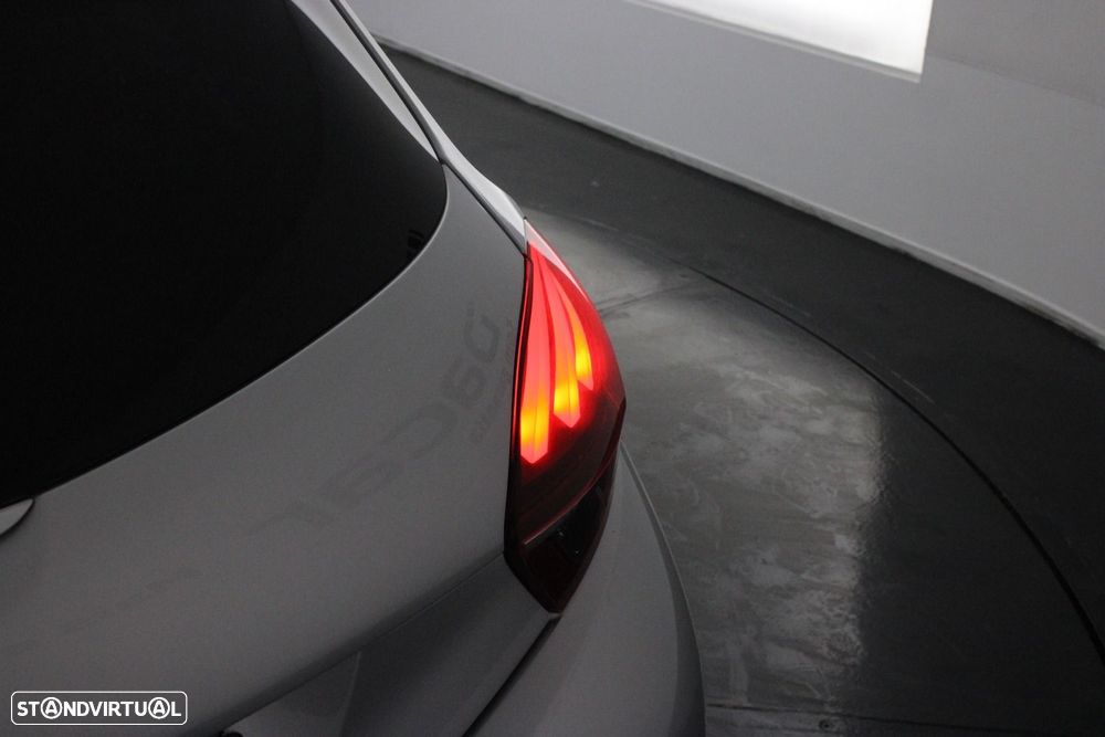 Peugeot 208 1.6 BlueHDi Style - 29