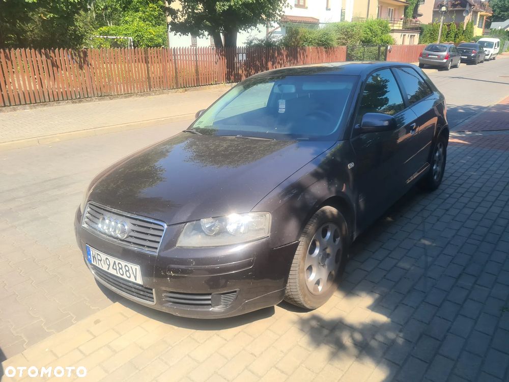 Audi A3 3-drzwiowe 2.0 FSI Ambition - 11