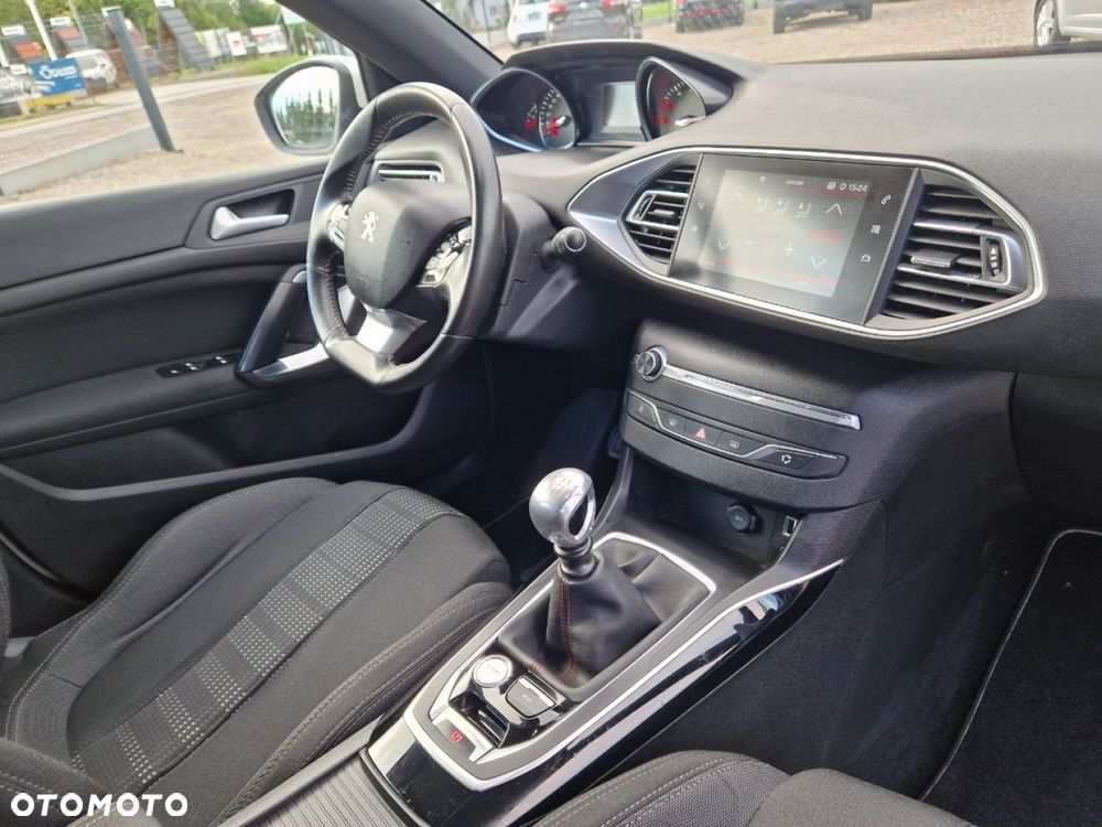 Peugeot 308 SW 1.6 BlueHDi Allure S&S - 23