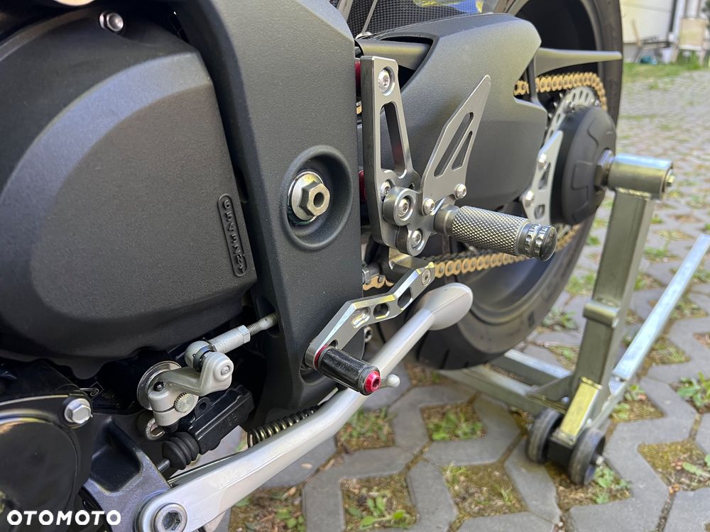 Triumph Speed Triple - 9