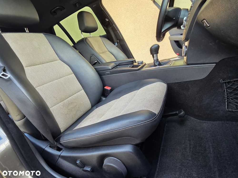 Mercedes-Benz Klasa C 200 (BlueEFFICIENCY) Avantgarde - 38