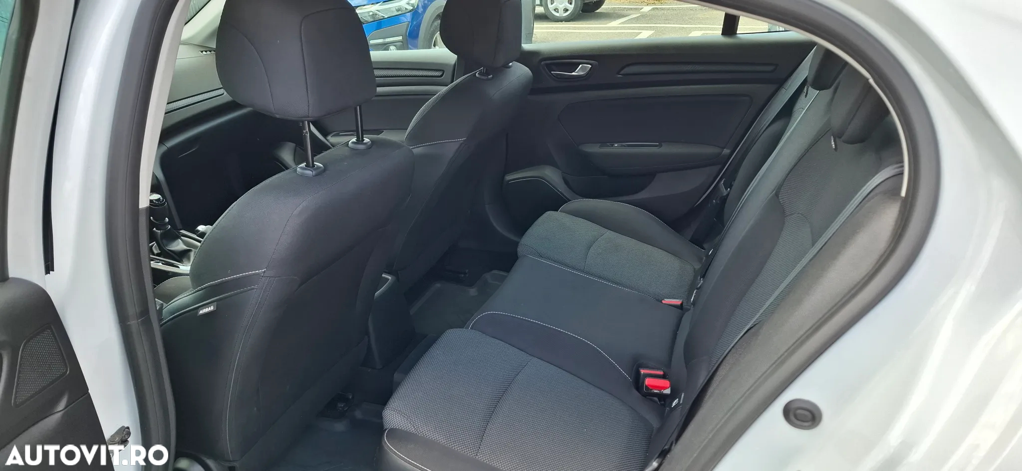 Renault Megane BLUE dCi 115 Equilibre - 11
