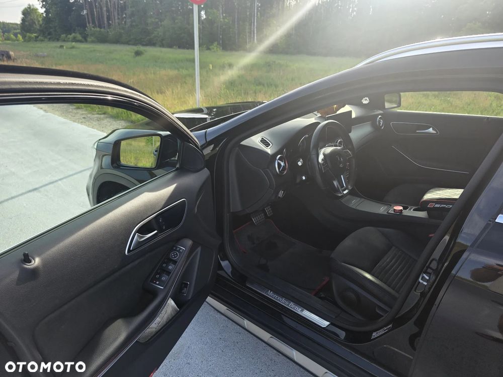 Mercedes-Benz GLA 250 4Matic 7G-DCT AMG Line - 15