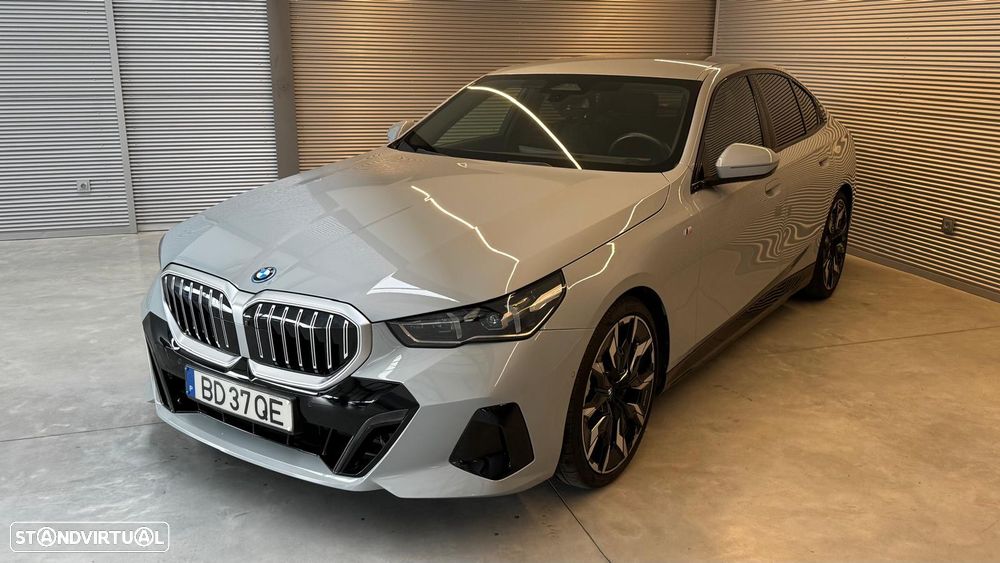 BMW i5 eDrive40 Pack Desportivo M foto 3