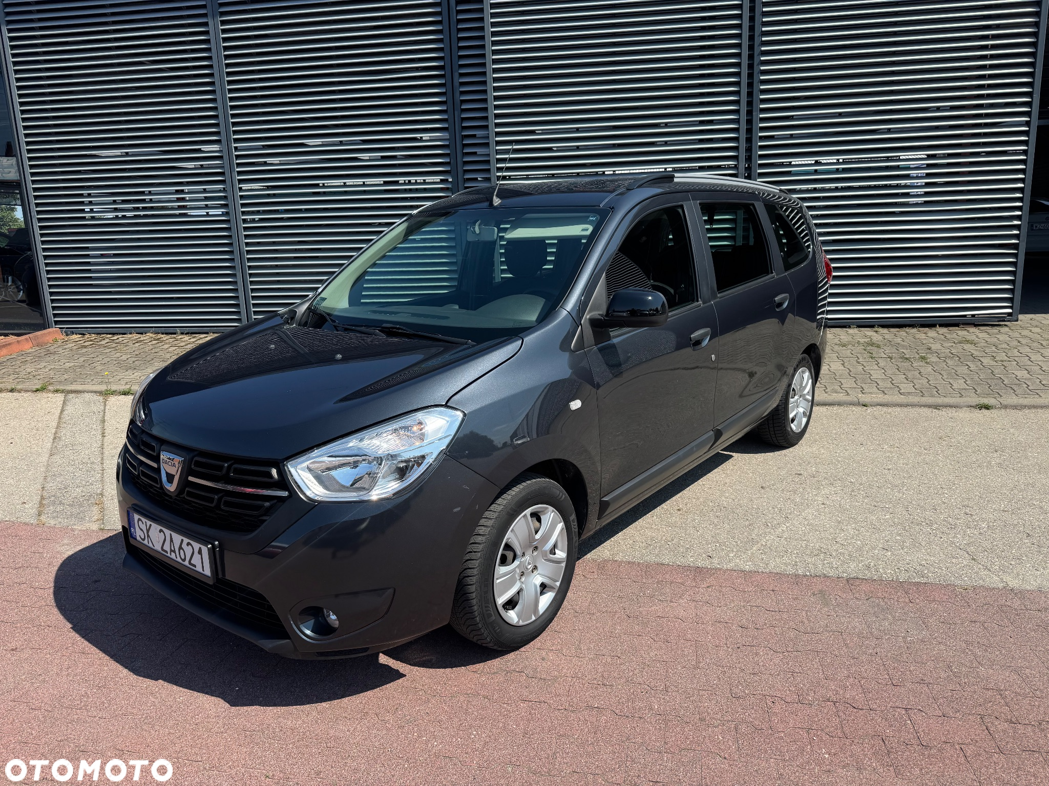 Dacia Lodgy 1.3 TCe Laureate S&S - 4