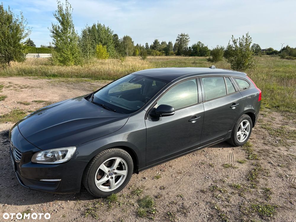 Volvo V60 D2 Momentum - 12