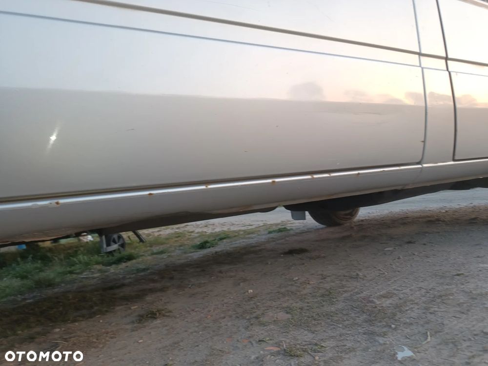 Mercedes-Benz Sprinter - 22