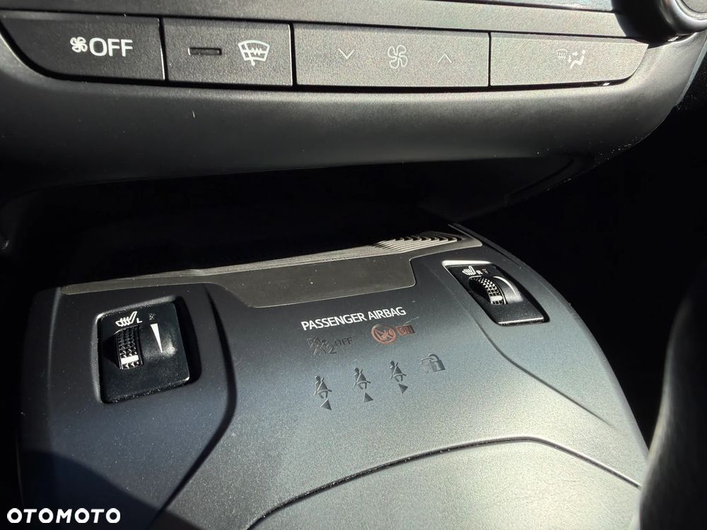 Toyota Avensis 1.8 Prestige MS - 18