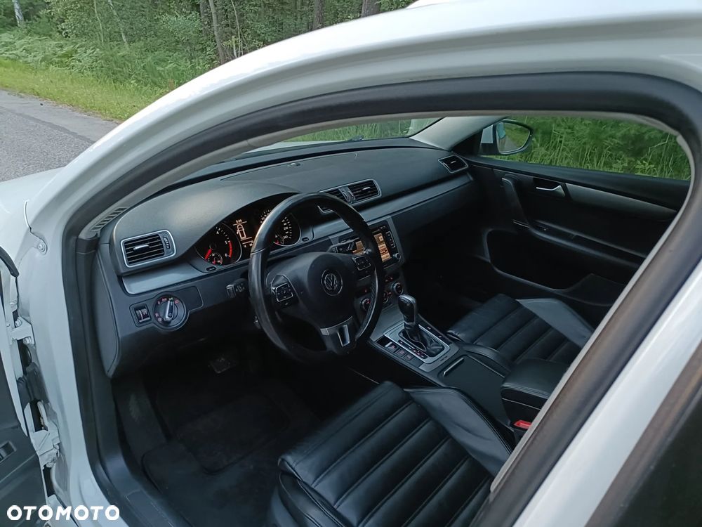 Volkswagen Passat 2.0 TDI Highline R-Style DSG - 15
