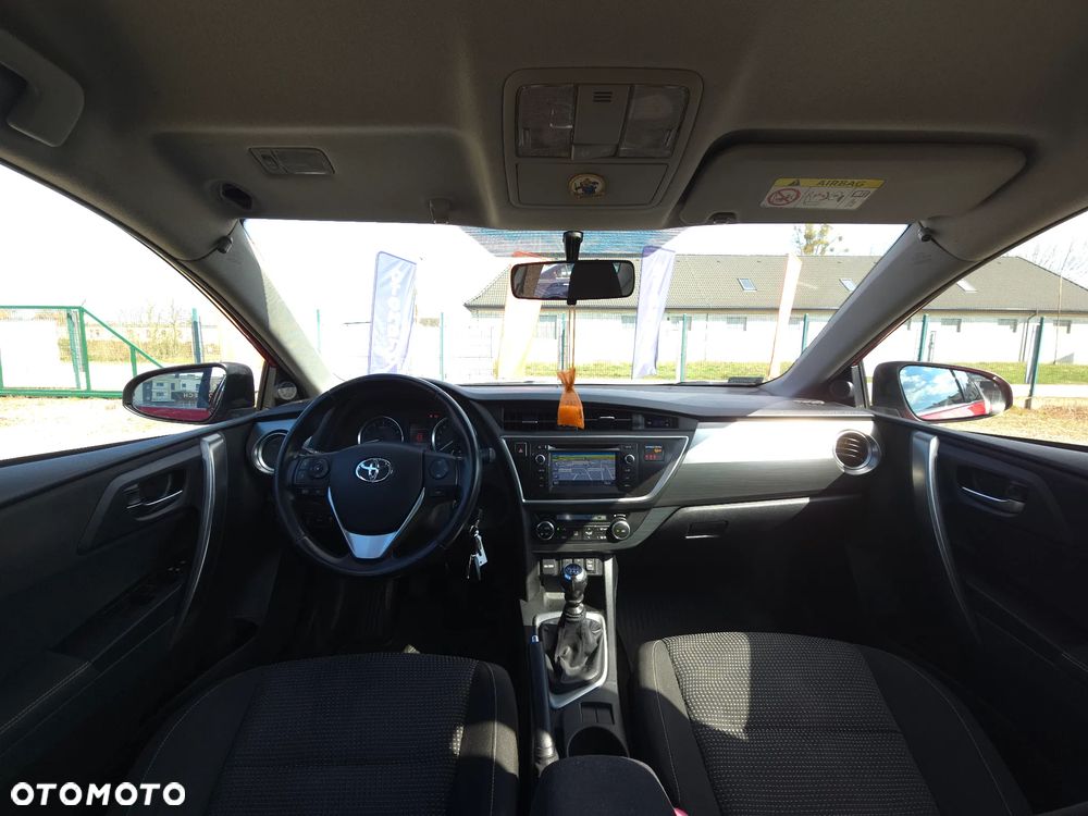 Toyota Auris 1.6 Premium + - 30