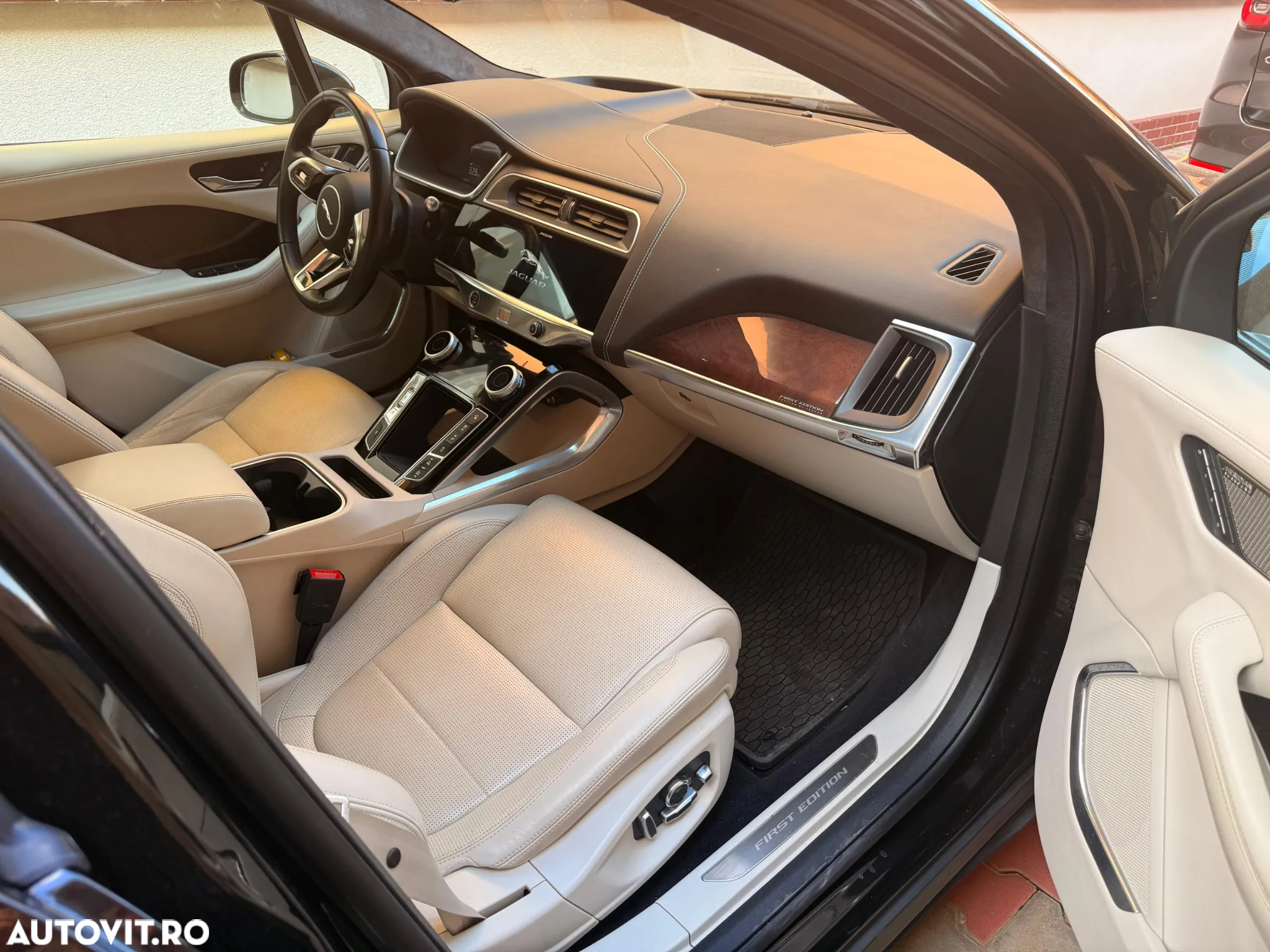 Jaguar I-Pace HSE - 12