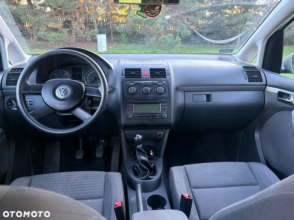 Volkswagen Touran - 6