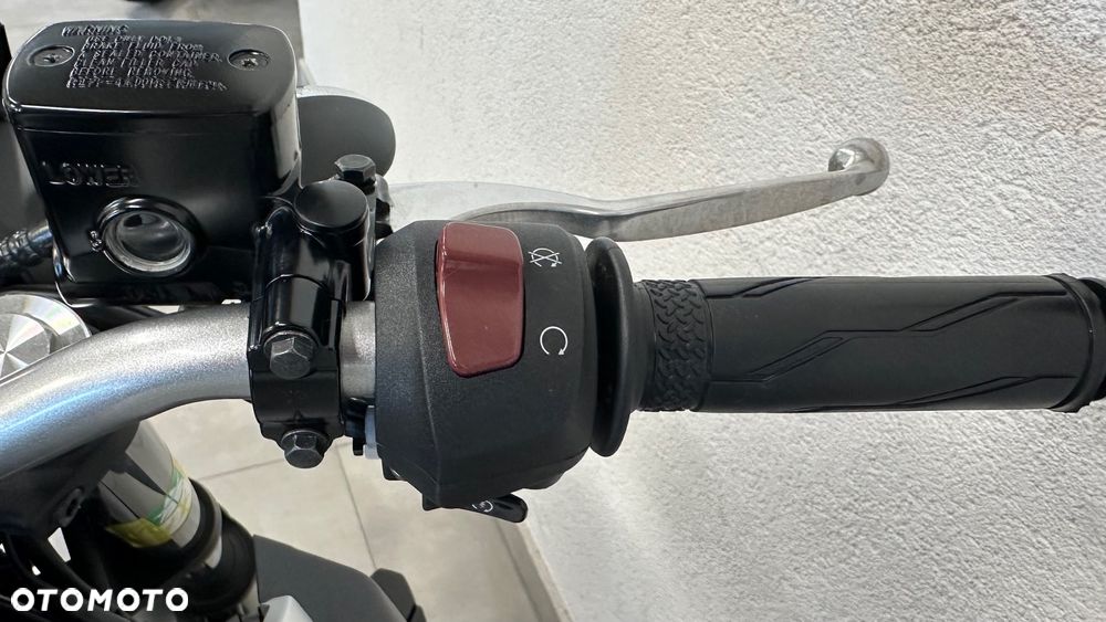 Yamaha MT - 8