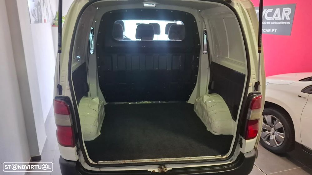 Toyota HiAce 2.5 D-4D Service 2.8T AC - 7