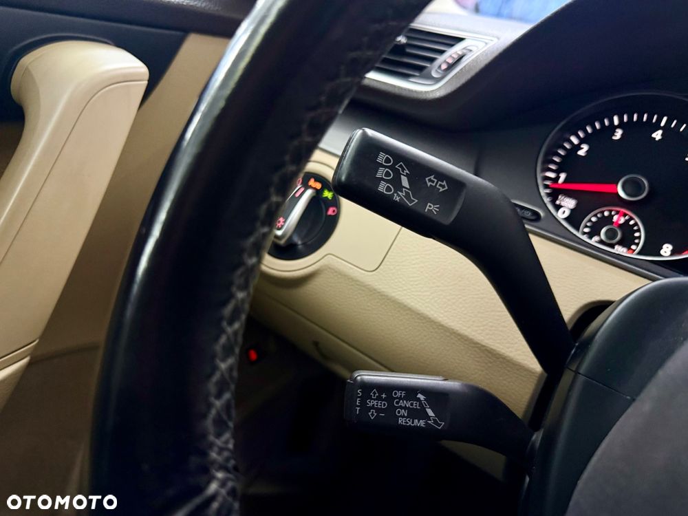 Volkswagen Passat 1.4 TSI R-Line Edition Plus - 13