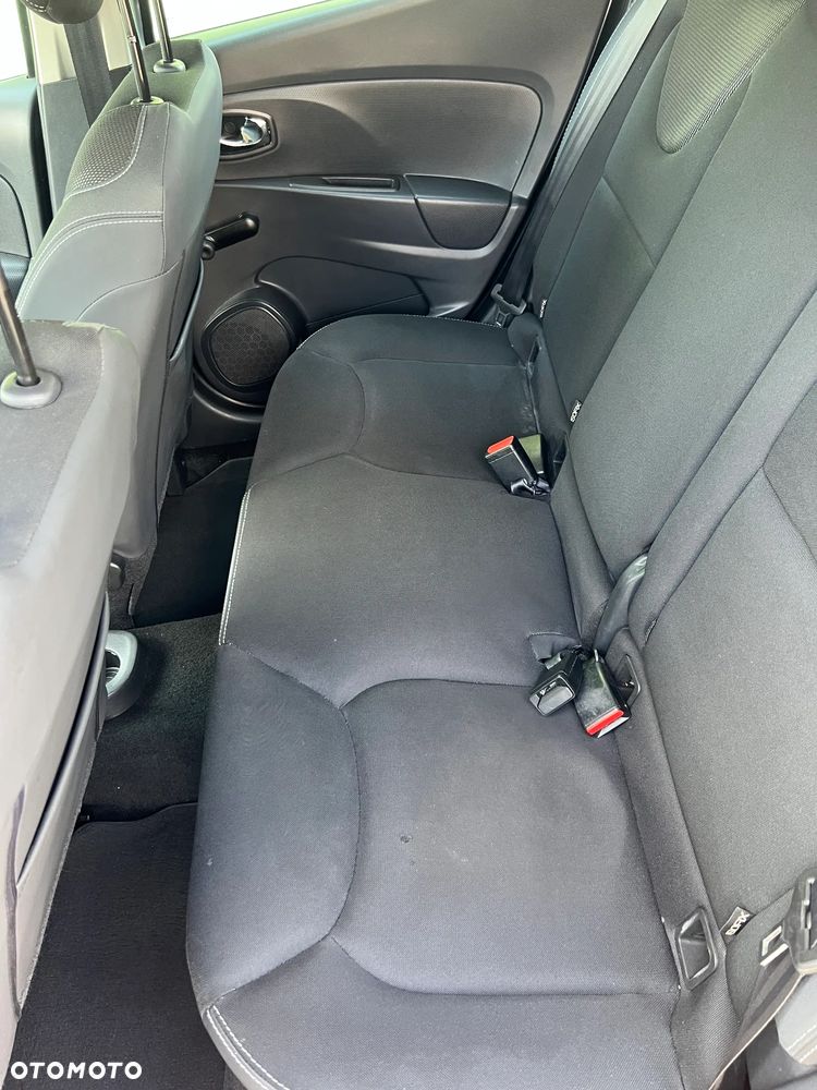Renault Clio - 12