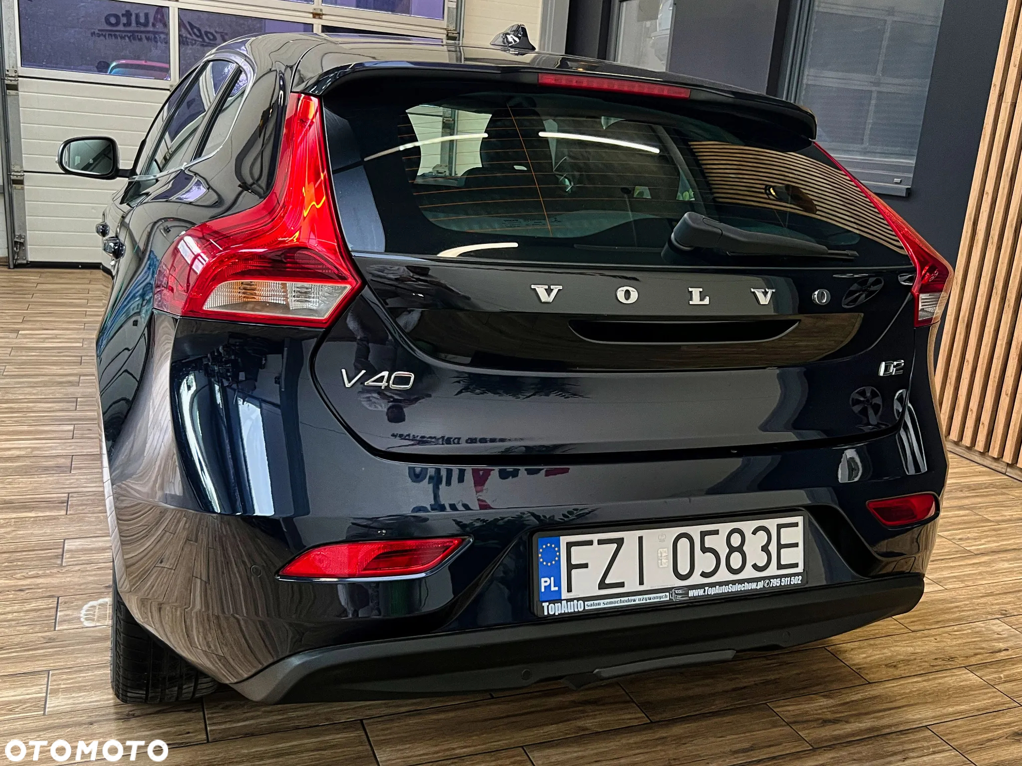 Volvo V40 D2 Drive-E Momentum - 10
