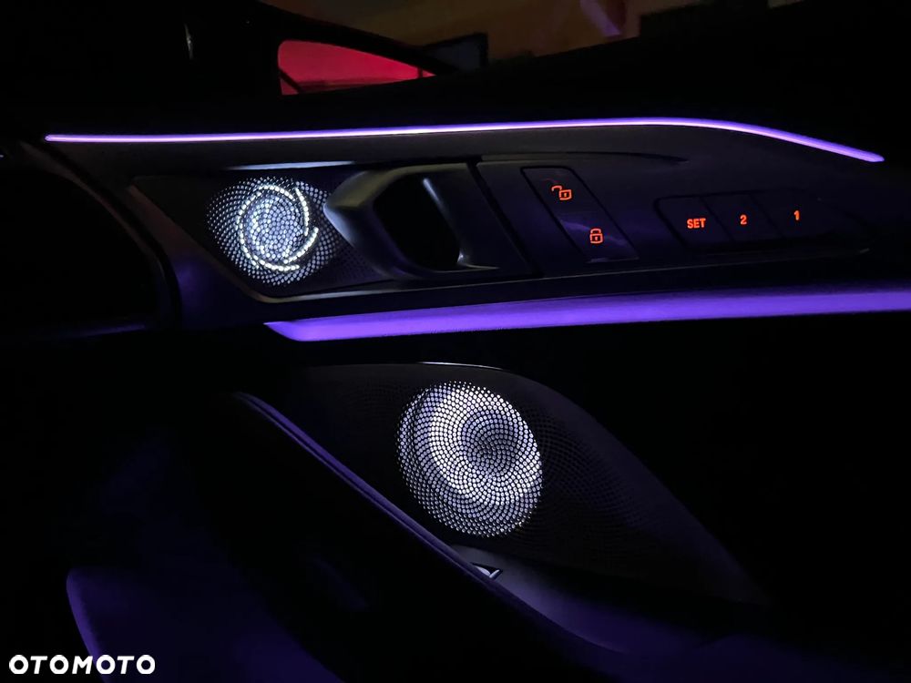 BMW Seria 8 - 14