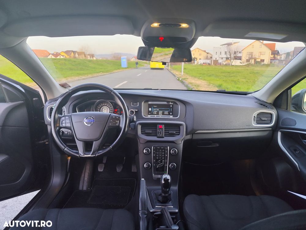 Volvo V40 D2 Momentum - 3