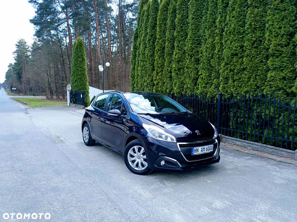 Peugeot 208 - 1
