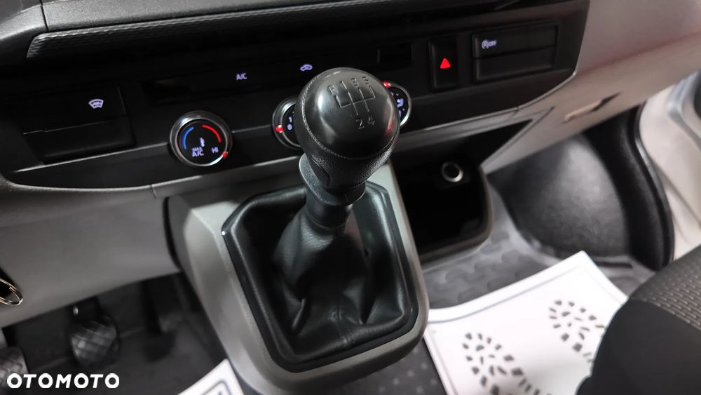 Volkswagen Transporter - 31