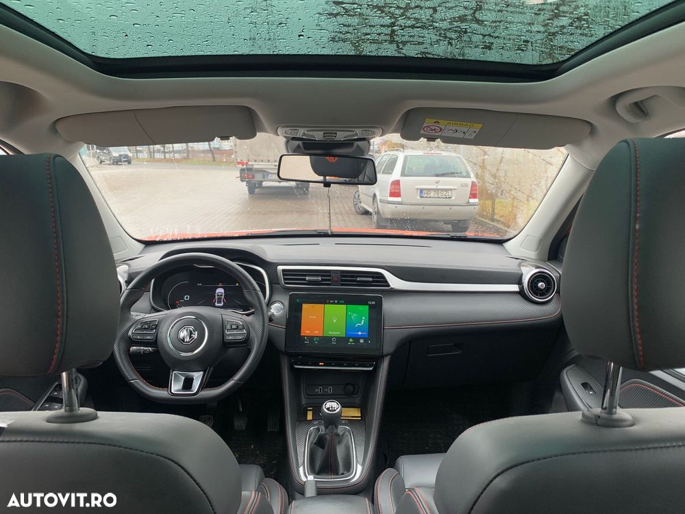 MG ZS - 13