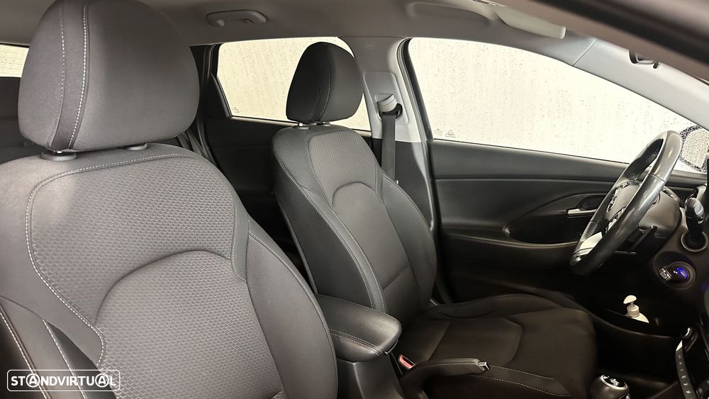 Hyundai i30 1.6 CRDI STyle Plus 7DCT - 14