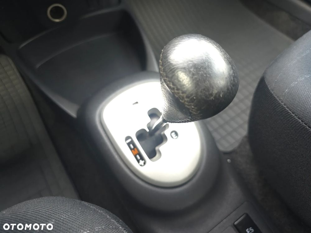 Toyota Yaris 1.3 Sol MM - 27