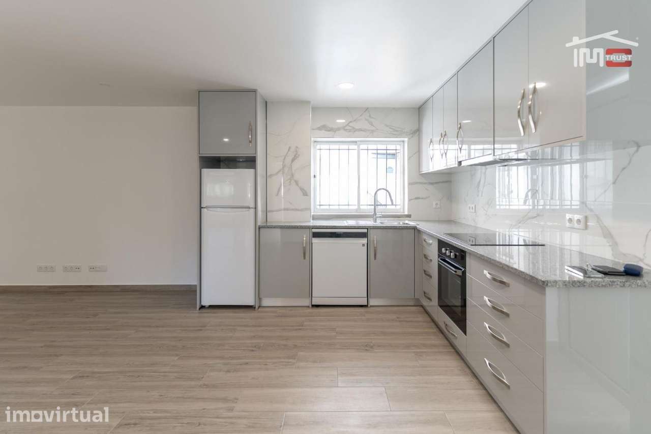APARTAMENTO T2 NOVO COM COZINHA EQUIPADA NA AVENIDA BEATO NUNO EM F... - Grande imagem: 2/18