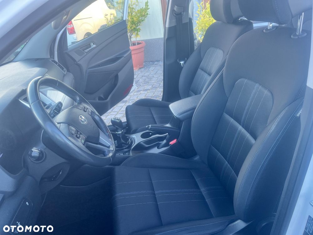 Hyundai Tucson blue 1.7 CRDi 2WD Trend - 17