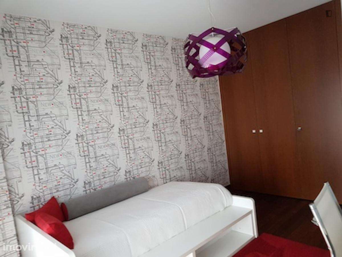 Quarto - localizado em São Pedro da Afurada Porto - Grande imagem: 3/12