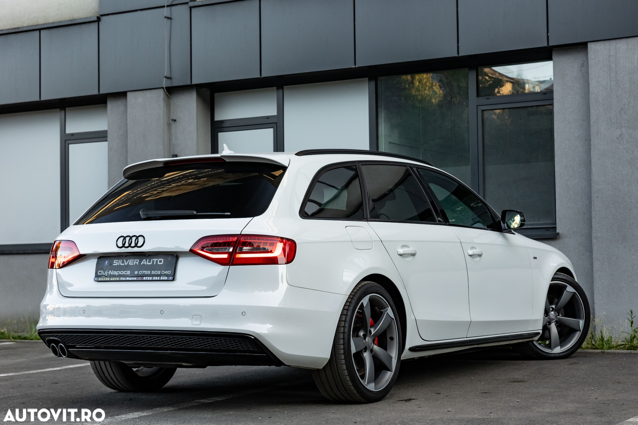 Audi A4 Avant 40 TDI S tronic S line - 12