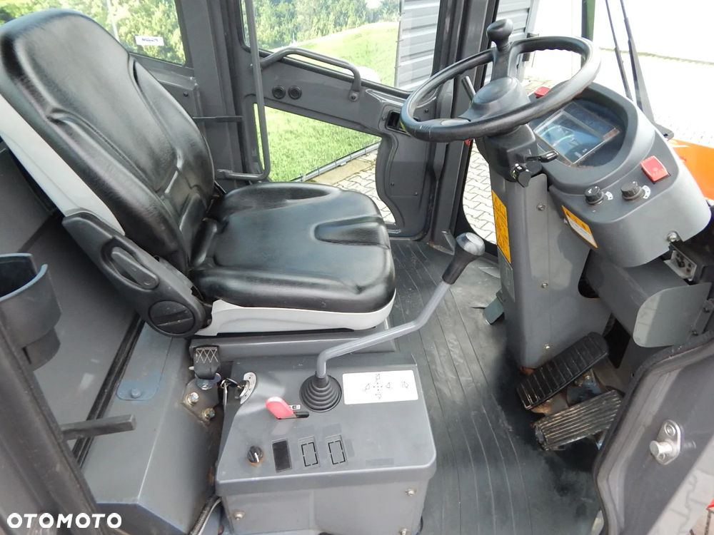 Hitachi ZW30 - 6