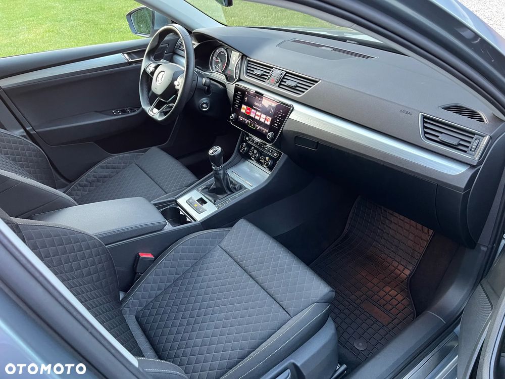 Skoda Superb 2.0 TDI SCR Ambition - 11